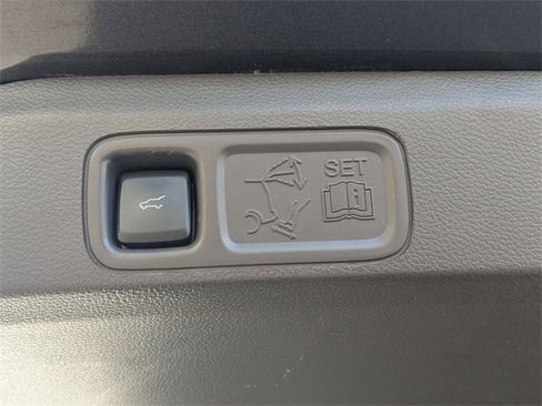 Certified 2021 Ford Expedition Limited image 28