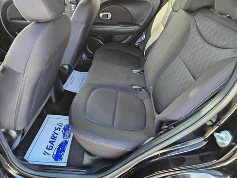 Used 2016 Kia Soul FWD image 16