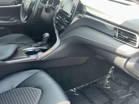 Used 2024 Toyota Camry SE w/ Convenience Package image 18