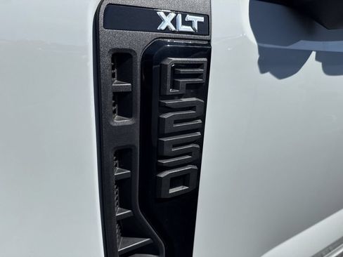 Used 2025 Ford F250 XLT w/ Black Appearance Package AWD/4WD image 10
