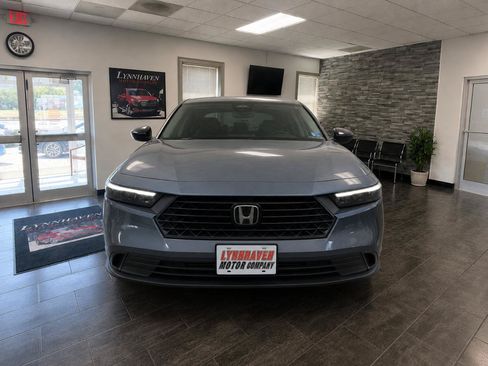 Used 2025 Honda Accord SE image 17