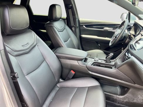 Used 2025 Cadillac XT5 Premium Luxury w/ Technology Package AWD/4WD image 30
