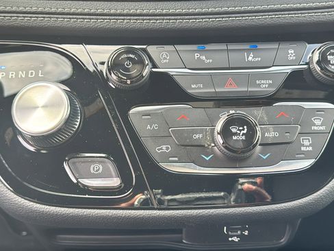 New 2026 Chrysler Pacifica Select w/ S Appearance Package image 19