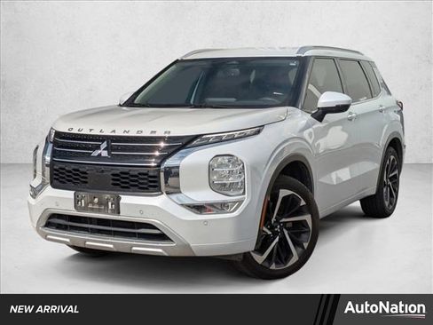 Used 2023 Mitsubishi Outlander SEL image 1