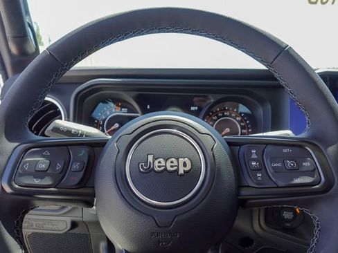 New 2025 Jeep Gladiator Sport image 18