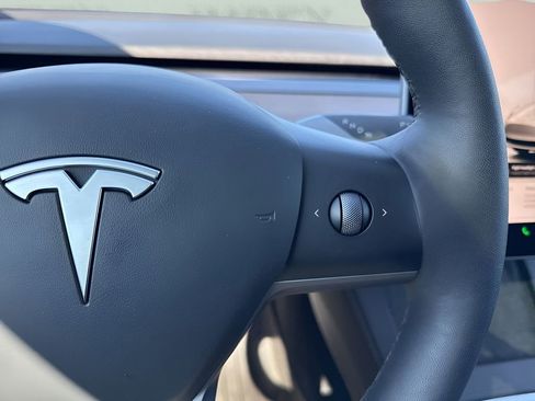 Used 2023 Tesla Model 3 Standard Range RWD image 16