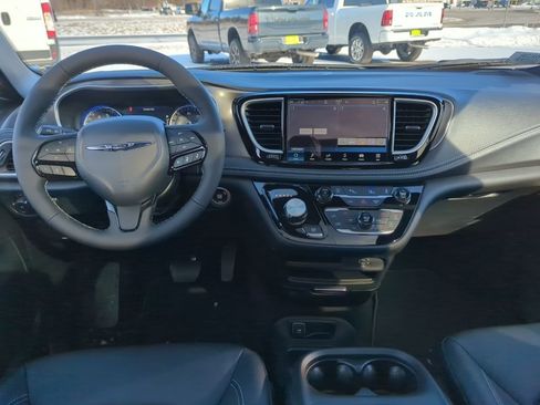 New 2026 Chrysler Pacifica Select w/ S Appearance Package image 36