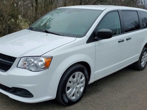 Used 2019 Dodge Grand Caravan SE image 26