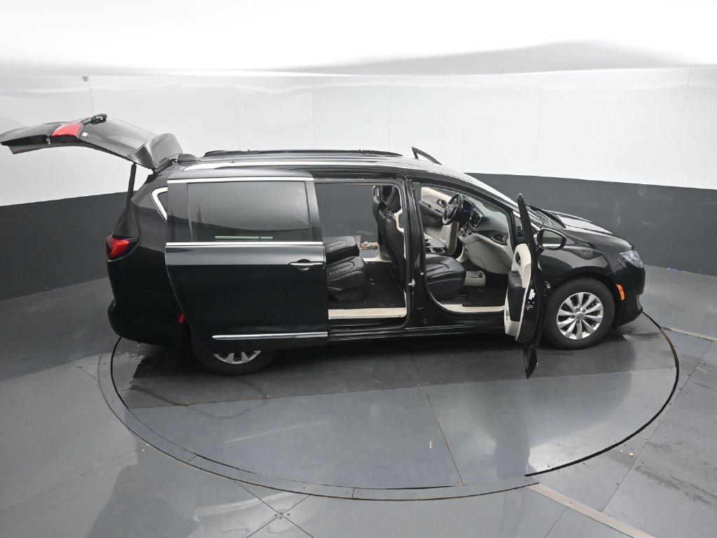 Used 2019 Chrysler Pacifica Touring-L w/ Advanced Safetytec Group FWD image 50