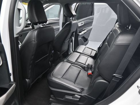 Used 2023 Ford Explorer Limited AWD/4WD image 16