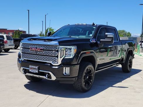 Used 2021 GMC Sierra 3500 Denali w/ Denali Black Diamond Edition AWD/4WD image 4