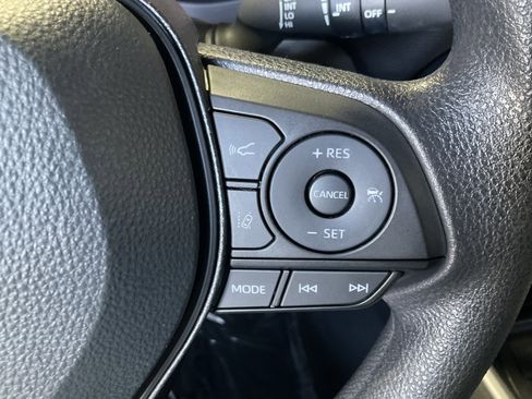 Used 2025 Toyota RAV4 XLE AWD/4WD image 30