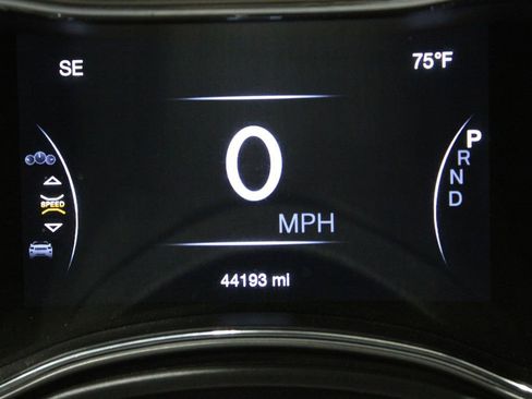 Used 2022 Jeep Grand Cherokee Laredo X image 43