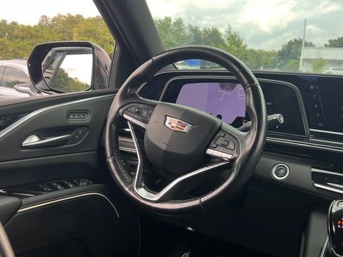 Used 2022 Cadillac Escalade ESV Sport RWD image 18