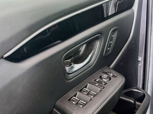 Certified 2025 Honda Pilot EX-L image 17