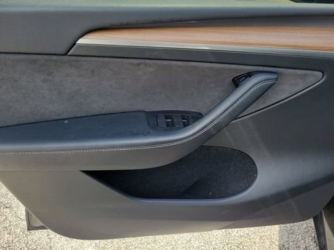 Used 2024 Tesla Model Y 2WD image 15