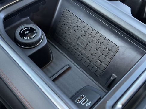 New 2025 Ford Expedition Active image 36