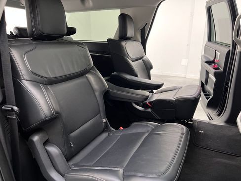 Used 2025 Ford Expedition Max Platinum AWD/4WD image 24
