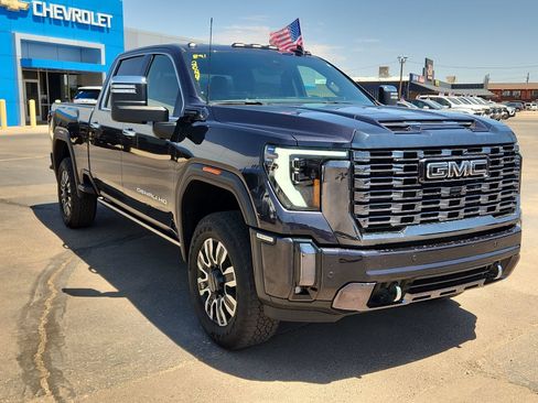 Used 2024 GMC Sierra 2500 Denali Ultimate w/ Max Trailering Package AWD/4WD image 6