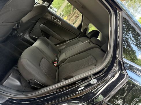 Used 2025 Kia Sportage LX FWD image 35