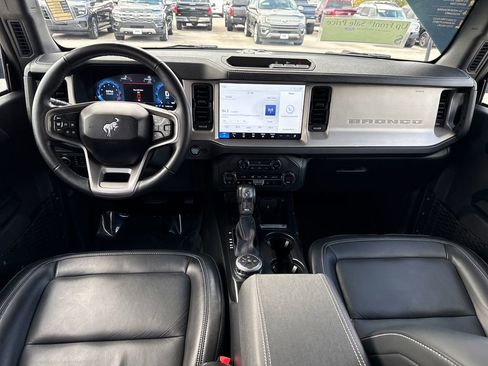 Used 2025 Ford Bronco Outer Banks image 6