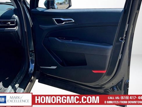 Used 2025 Kia Sportage EX w/ Premium Package FWD image 25