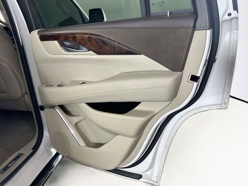 Used 2016 Cadillac Escalade Premium image 29