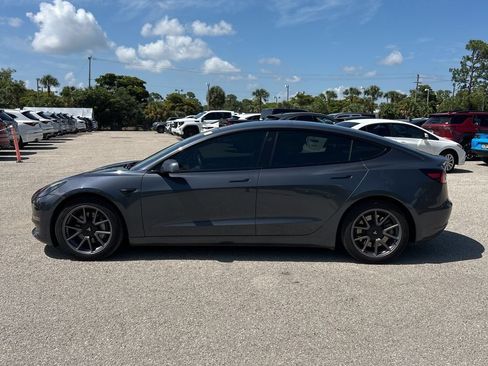 Used 2021 Tesla Model 3 Standard Range Plus RWD image 5