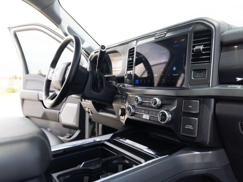 Used 2025 Ford F350 Lariat w/ Tremor Off-Road Package AWD/4WD image 28