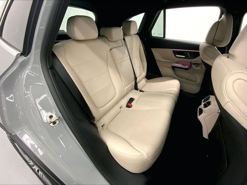 Used 2026 Mercedes-Benz GLC 300 image 14