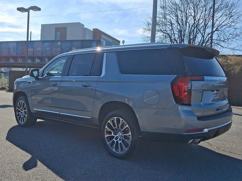Used 2025 GMC Yukon XL Denali w/ Sun & Power Step Package image 4