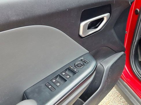 Used 2025 Kia K4 LXS image 13