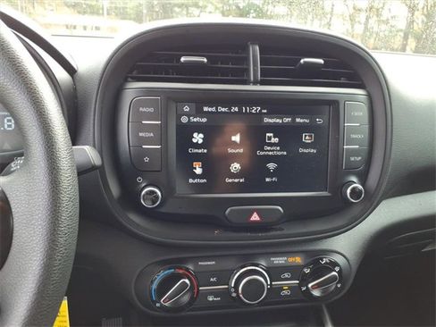 Used 2024 Kia Soul LX w/ Option Group 015 image 16