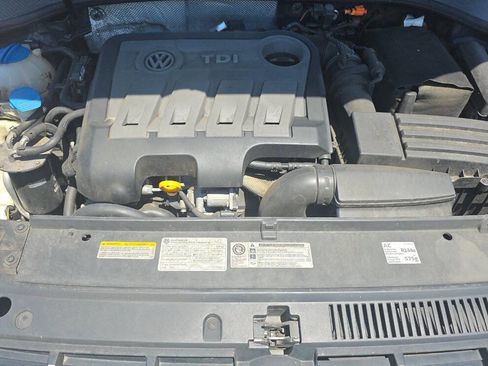 Used 2014 Volkswagen Passat TDI SE FWD image 8