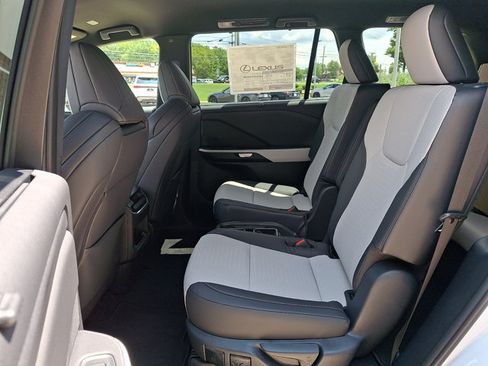 New 2026 Lexus TX 500h AWD image 7