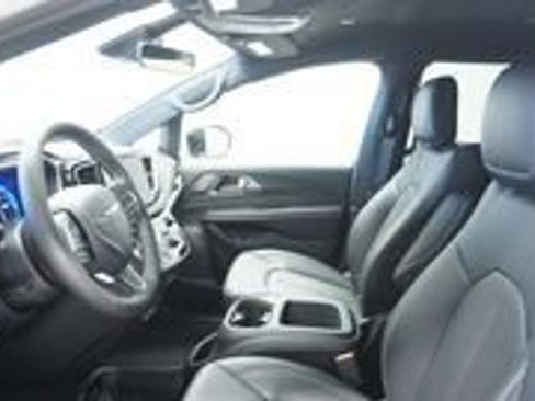 New 2026 Chrysler Voyager LX FWD image 21