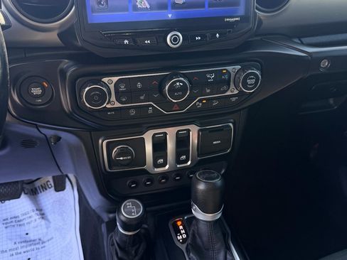 Used 2020 Jeep Wrangler Sport AWD/4WD image 12