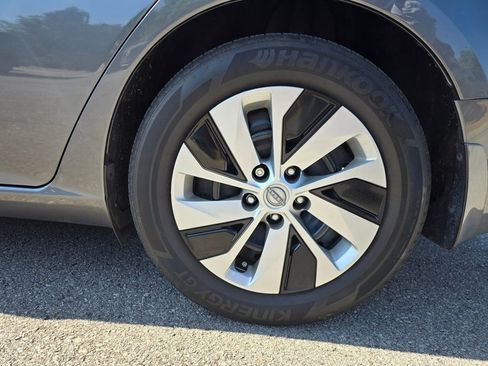 Used 2024 Nissan Altima 2.5 S FWD image 11