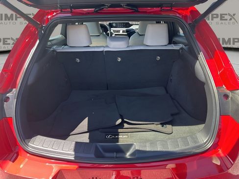 Used 2019 Lexus UX 200 w/ Premium Package image 27