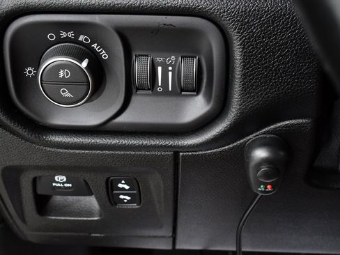 Used 2019 RAM 1500 Big Horn AWD/4WD image 33