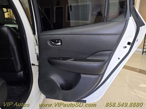 Used 2018 Nissan Leaf SL w/ SL Technology Package FWD image 14