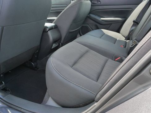 Used 2025 Nissan Altima 2.5 SV FWD image 17