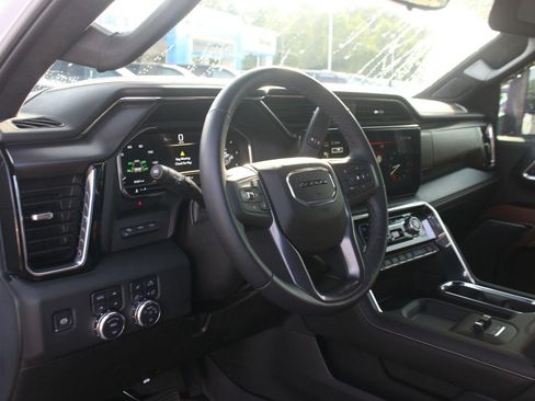 Used 2025 GMC Sierra 2500 Denali Ultimate AWD/4WD image 17