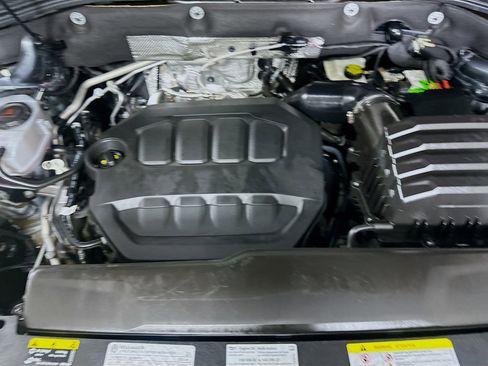 Used 2025 Volkswagen Atlas SE image 36