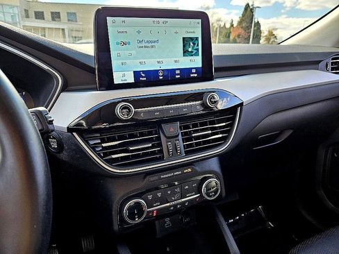 Used 2022 Ford Escape SEL w/ Technology Package image 19