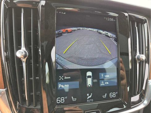 Used 2018 Volvo V90 T5 Inscription image 28