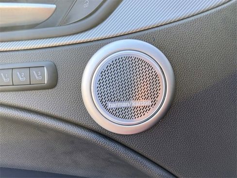 Used 2022 Alfa Romeo Stelvio Veloce image 13