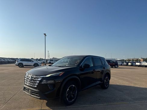 Certified 2025 Nissan Rogue SV AWD/4WD image 8