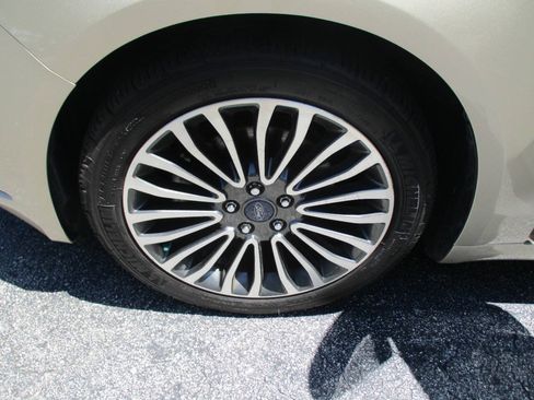 Used 2017 Ford Fusion Titanium AWD/4WD image 29