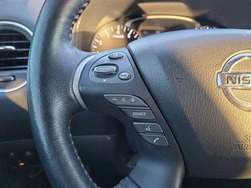 Used 2020 Nissan Pathfinder SL image 20